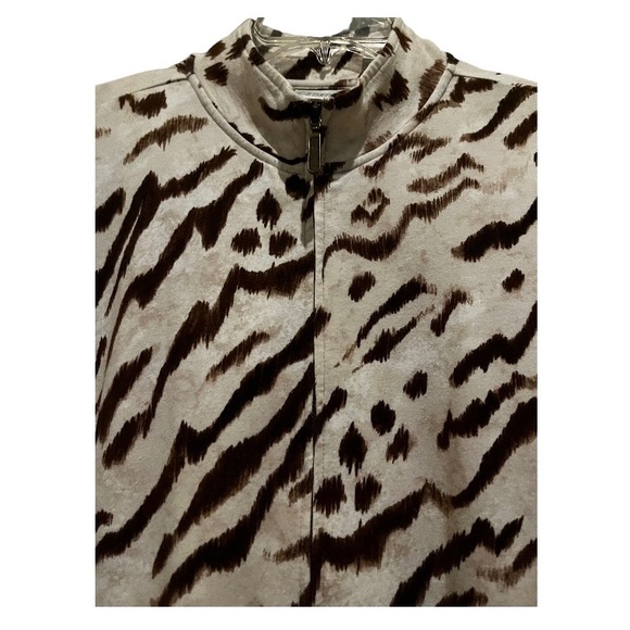 Fabulous animal print Zenergy Jacket - Picture 3 of 11